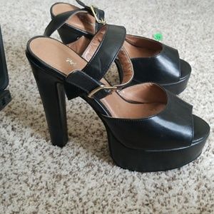 Size 6 tall black platform heels